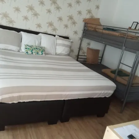 Du Manala 4 Personnes 24-24 Hostel Saint-Louis